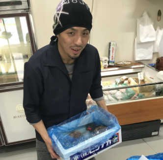 釧路の魚介類は発送配達スピーディの中村宙太郎